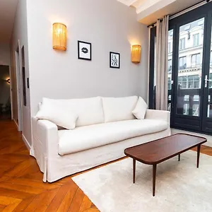 https://sublim-apartment-center-of-reaumur.fr-paris.fr