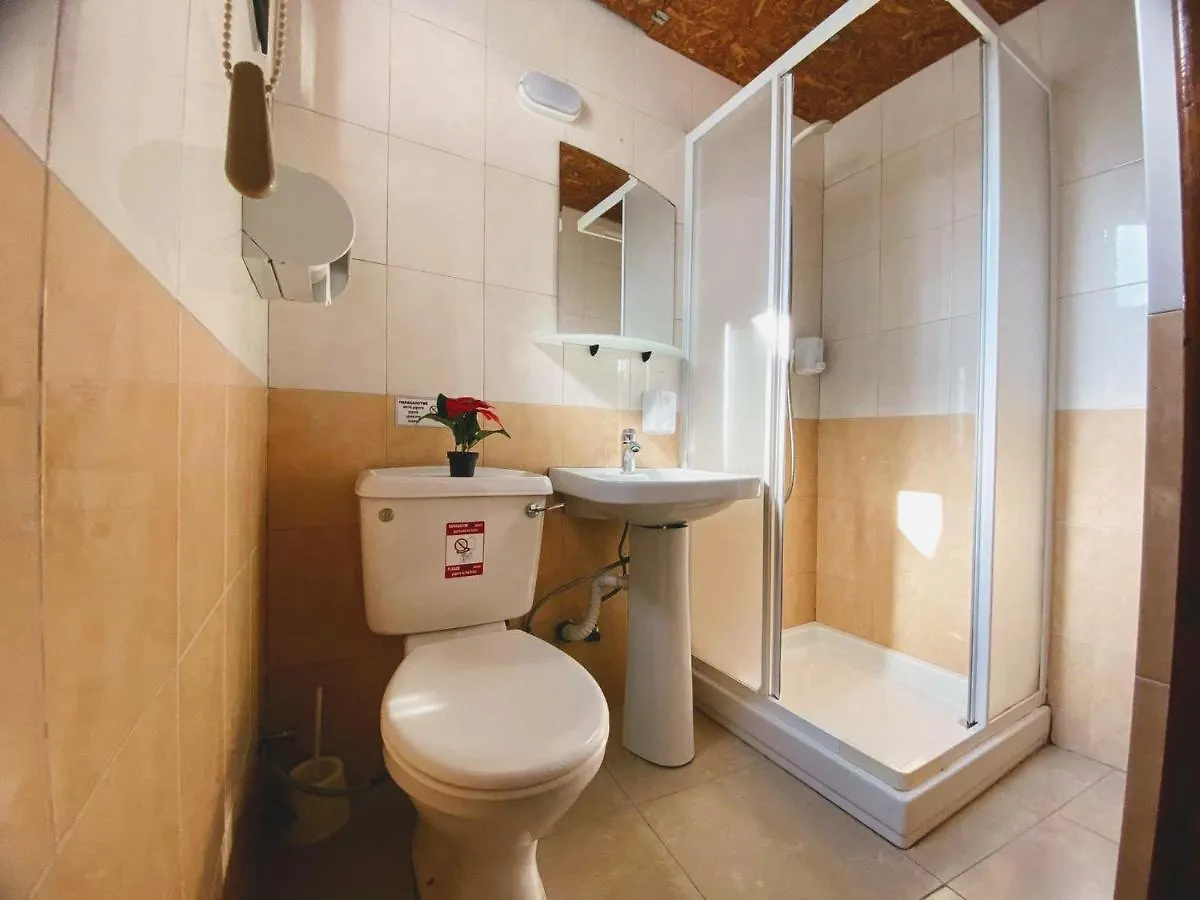 Marina'S Rooms Xrisopolitissa Larnaca Homestay