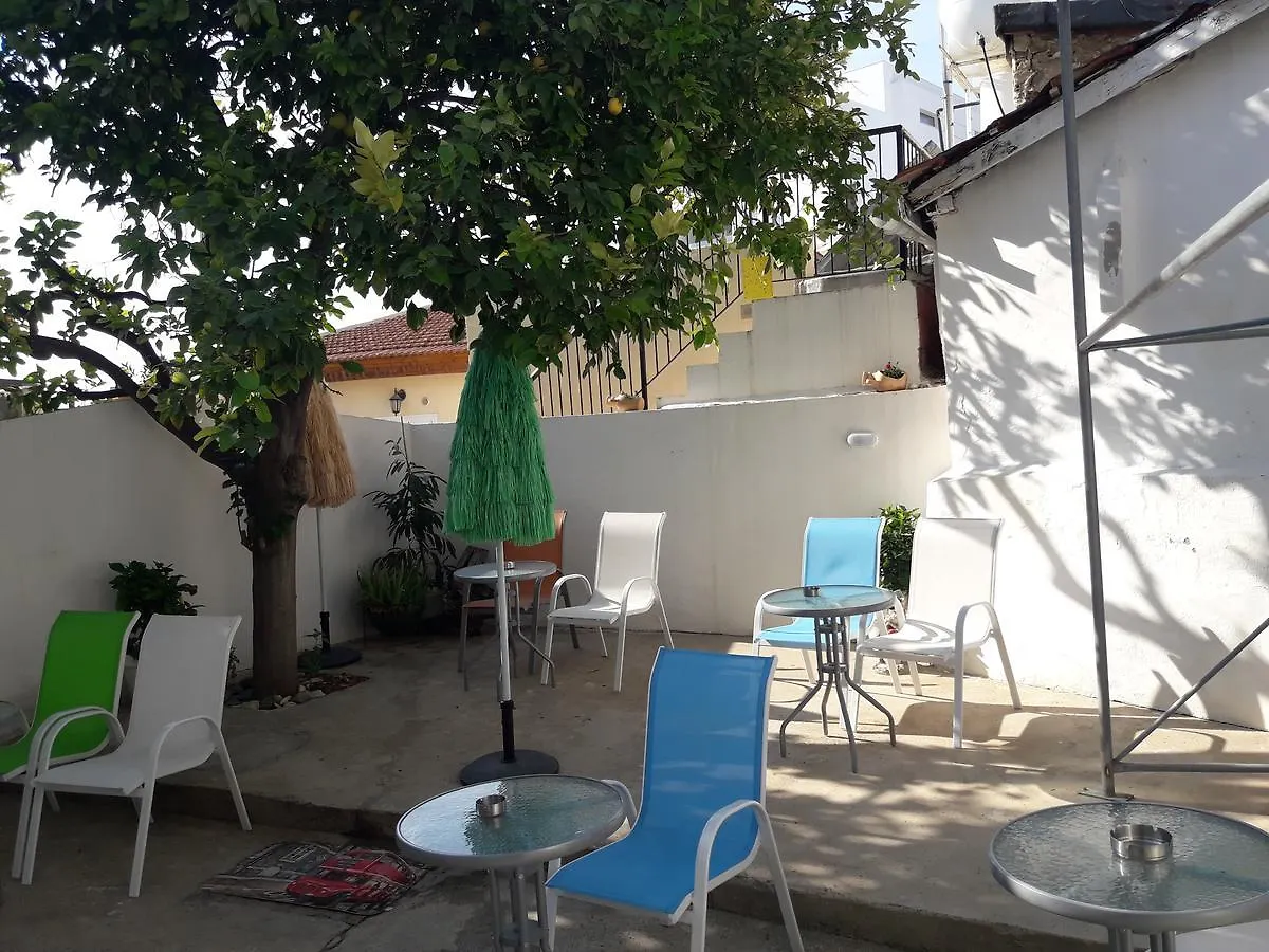 Marina'S Rooms Xrisopolitissa Larnaca Homestay