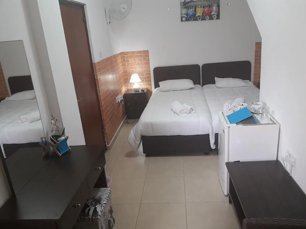 Marina'S Rooms Xrisopolitissa Larnaca Cyprus