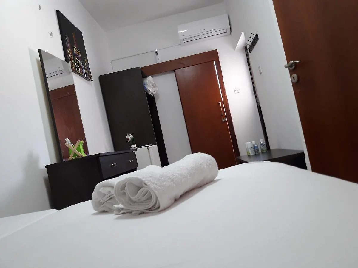 Homestay Marina'S Rooms Xrisopolitissa Larnaca