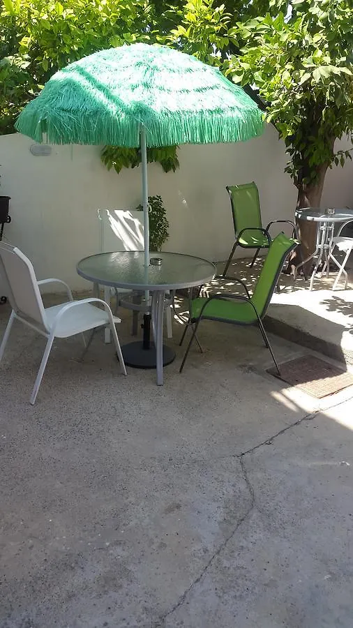 Marina'S Rooms Xrisopolitissa Larnaca Homestay
