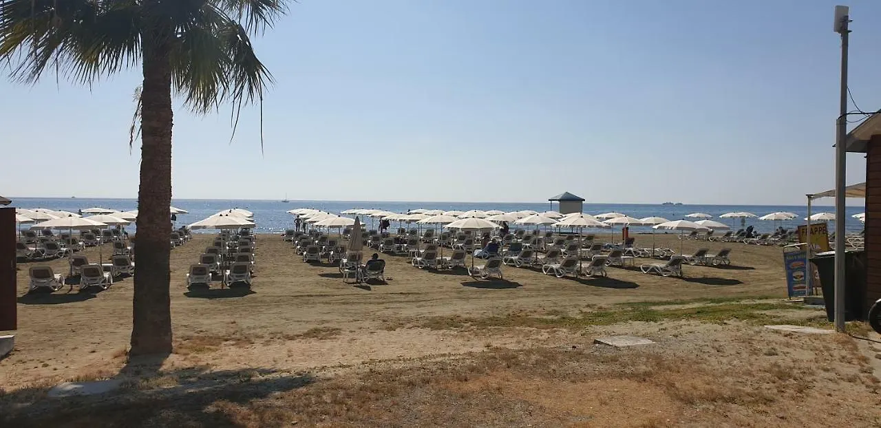 Marina'S Rooms Xrisopolitissa Larnaca Homestay